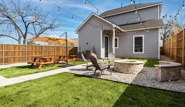 CHIC COSMO HOUSE 5 Minutes to Downtown Dallas in Dallas
