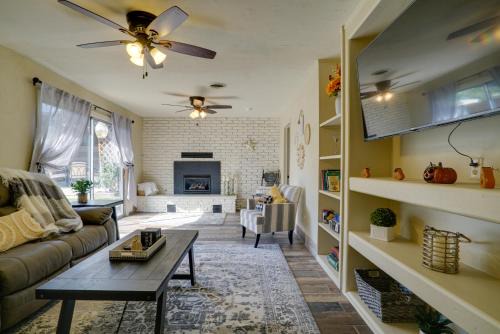 Chic Silver City Getaway w/Patio + Gas Grill