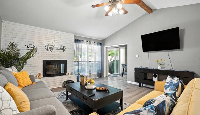 Chimney Wood Hacienda – Your Abilene Home Away
