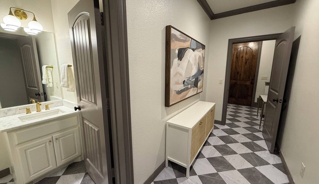 CityPlace Townhome in Dallas -2 bedroom and 2.5 Bathroom