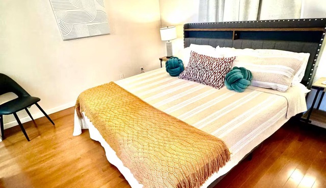Close to Sunland Park Cozy Family Home