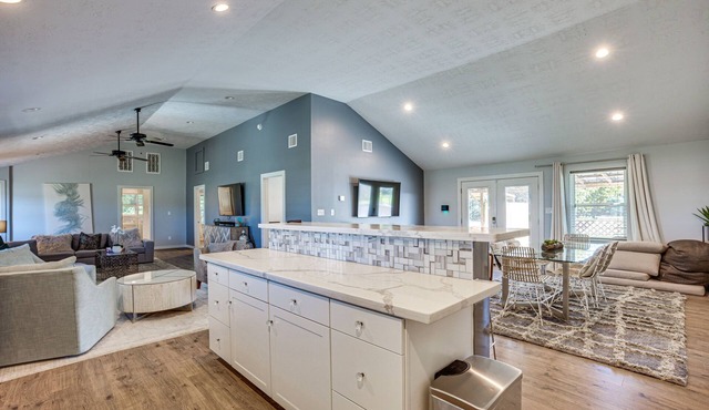 College Station Vacation Rental: 4 Mi to Texas A&M
