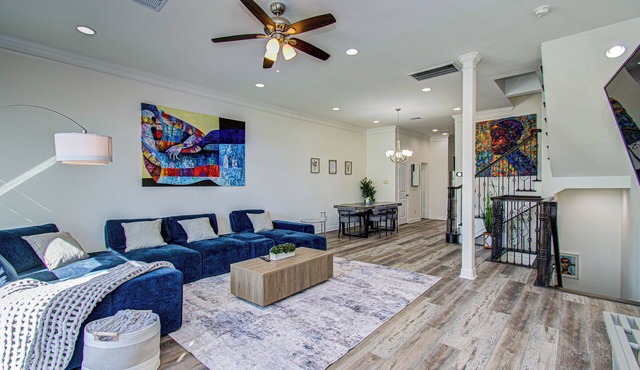 Comfortable Townhome in TX Medical Center, near NRG & Downtown