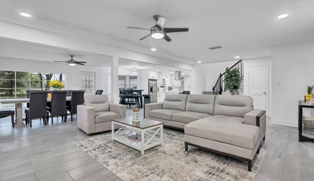 Conroe Home w/Game Room & Golf!