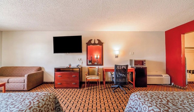 Convenient Pet-Friendly Stay Near Red River – Scenic Drives & Local Exploring in Vernon