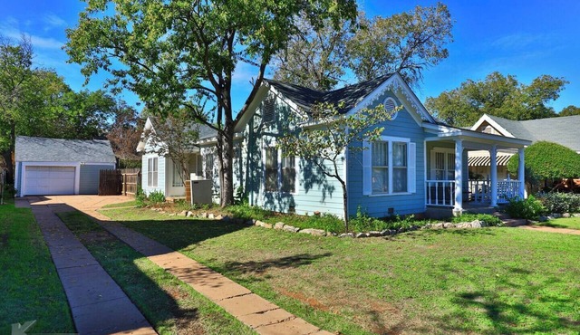 Cottage Clare - A Sayles Ranch Home