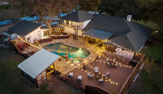 Cowtown Casa: A Place to Hang Your Hat