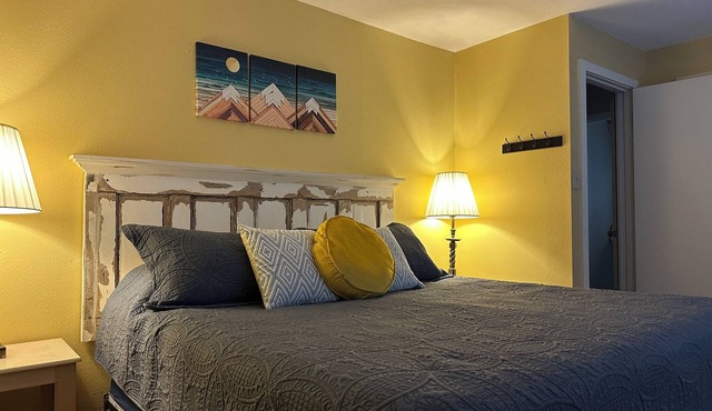 Coyote Retreat is a comfortable, single level home in the Sacramento Mountains.