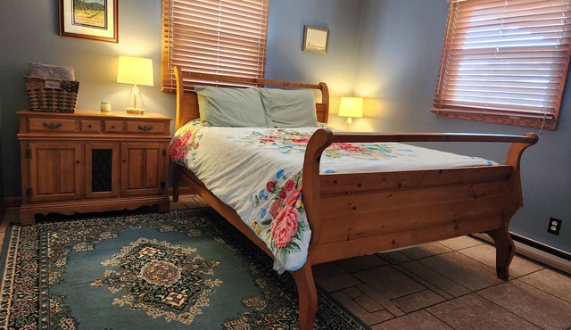 Cozy 2-Bedroom in Center of Silver City