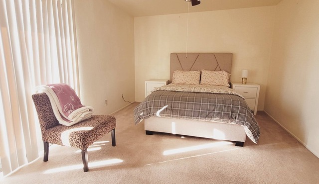 Cozy 2-bedroom townhome in charming Tucson with AC, WiFi. Located NW of Tucson .