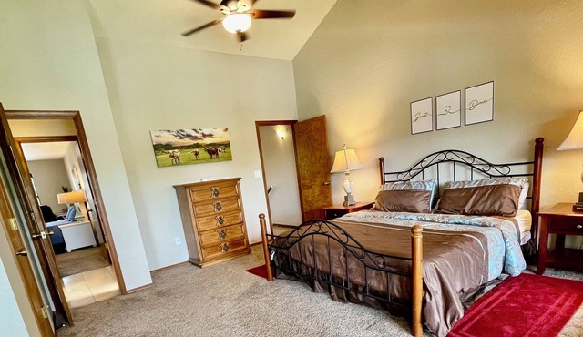 Cozy 3-bedroom condo in marvelous Carlsbad with AC, WiFi