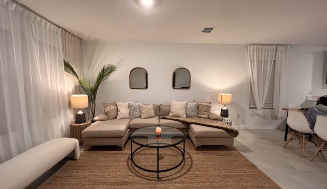 Cozy and Clean 3 Bed/2 Bath Home