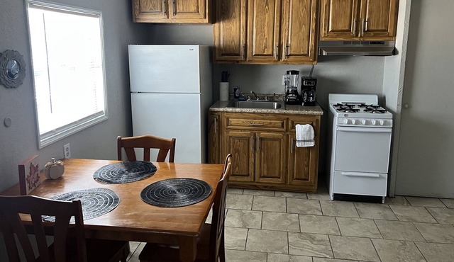 Cozy apartment in a quiet area with covered parking. Gulf course close.