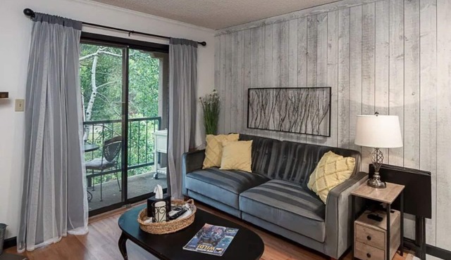 Cozy Condo in Ruidoso ideal for Outdoor Enthusiasts!