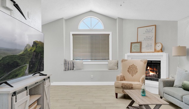 Cozy El Paso Getaway-Close to I-10-Restaurants-Shopping and more! Remodeled.