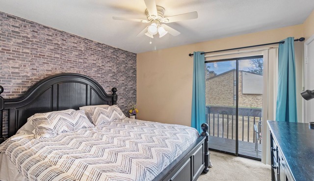 Cozy Huntsville Condo/2BR Near SHSU/Pool/WiFi/Free Parking