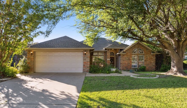 Cozy + Inviting 4BR Home in Arlington