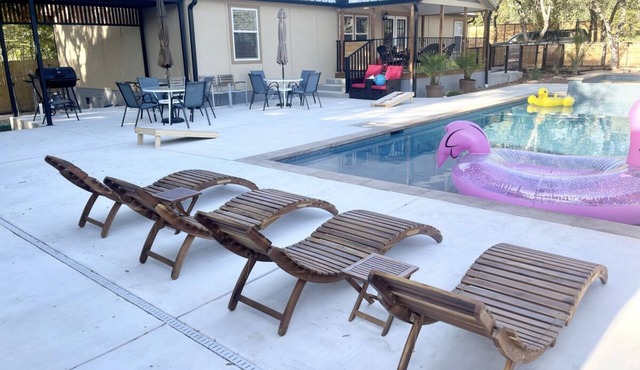 Cozy Lake Travis Home - Pool & Spa