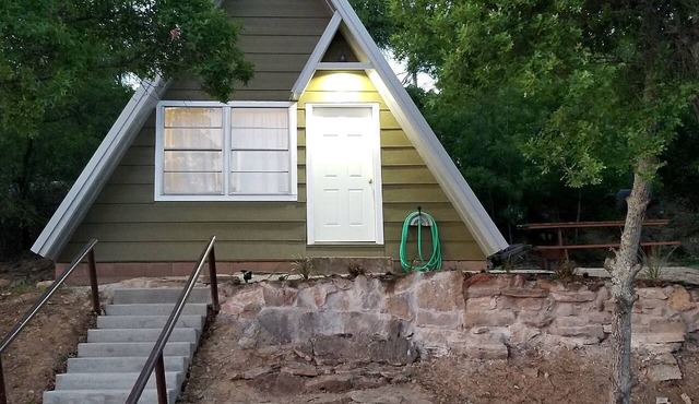 Cozy Lakefront A-Frame Cabin with Dock Access & BBQ Near Lake Cisco, TX