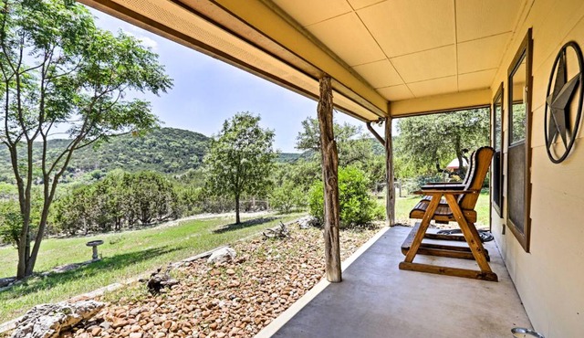 Cozy Medina Cottages w/Patio & Mountain Views!