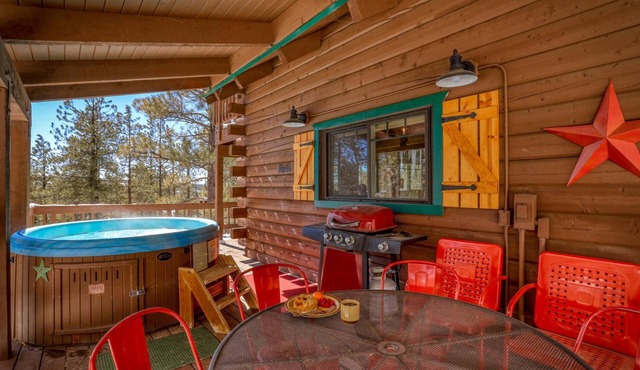 Cozy Mnt.Home with Hot Tub, Game Room, Beautiful Views and Great Activities Nearby! in Pagosa Springs