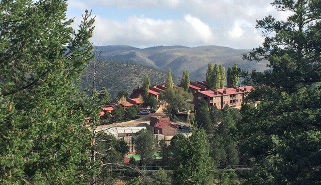 Cozy Mountain Hideaway – 2 Bedroom Condo at Crown Point in Ruidoso