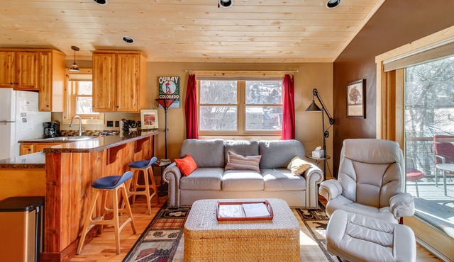 Cozy Ouray Hideaway: Mountain Views, Steps to Main