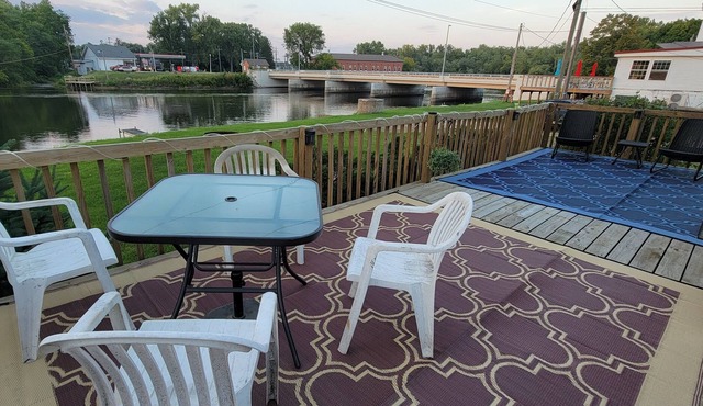 Cozy riverview retreat w/firepit - live music next-door Harvey House on weekends in Constantine