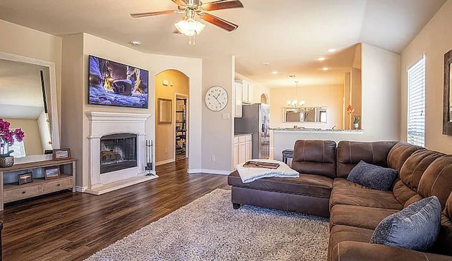 Cozy Texas Charm: Fully Furnished Home Near Little Elm, Lake & Frisco! in Aubrey