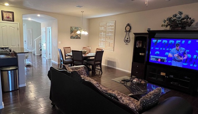 Cozy Transmountain El Paso Home with Garage, 4-Bed & 2-Living Areas