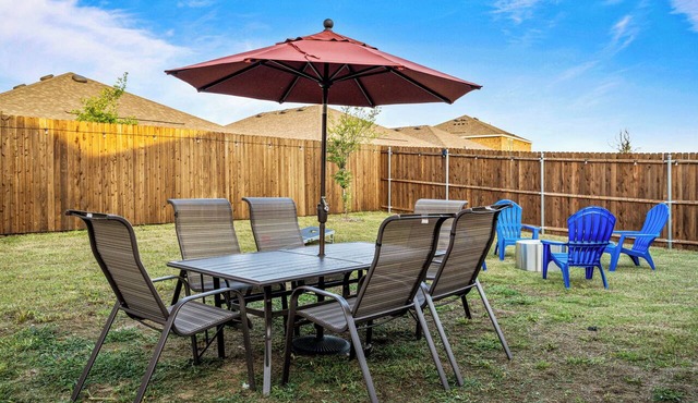 Crew & Insurance Ready | Sleeps 10 | Work-Friendly in Lavon