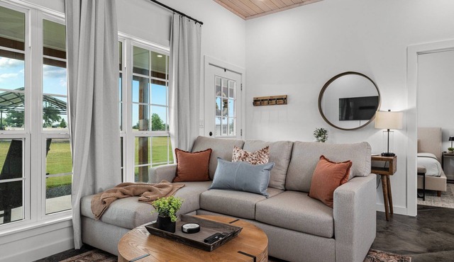 Cross Mountain Cottages 4 | Near Wine Road 290 & Events in Fredericksburg