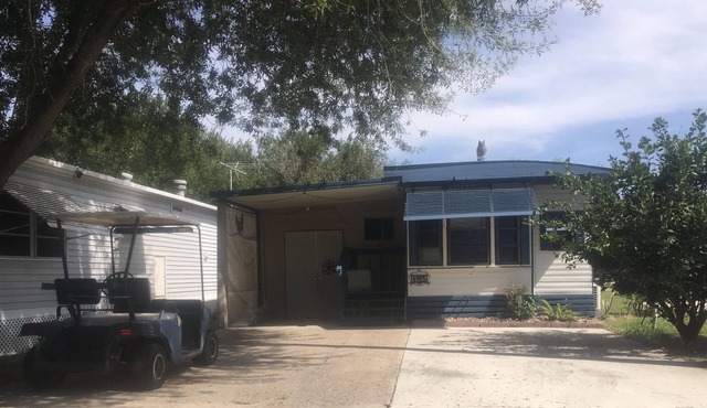 Cute remodeled Rv in adult resort community