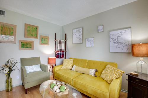 Dallas Condo w/Pool Access - Walk to Knox Street!