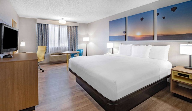 Days Inn by Wyndham Bernalillo