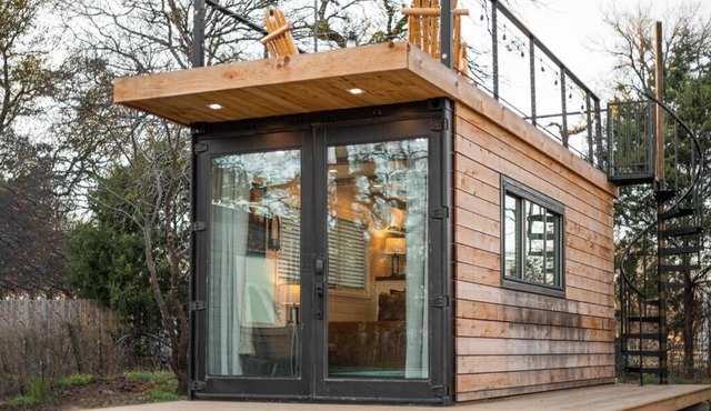 Deer Creek Tiny Container Home-12 Min to Magnolia in Bellmead