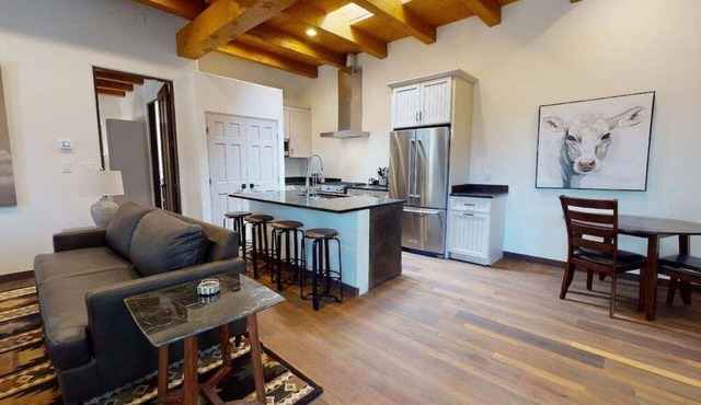 Delgado C3 | Luxury 1 Bedroom Santa Fe Casita