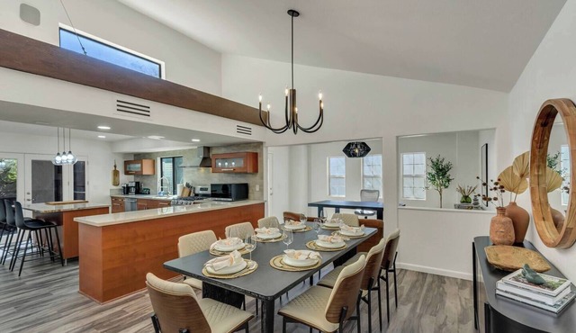 Desert Luxe: 3BR W/Pools, Tennis