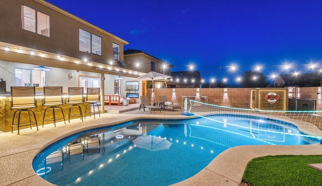 Desert Sonoran Retreat, 4-bedroom house with AC, "Heated pool", EV charger