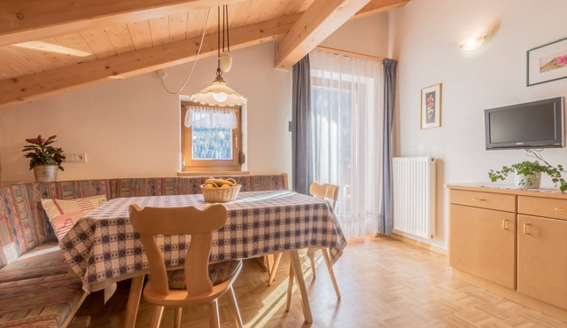 DOLOMITES accommodation. Ideal for YOUR vacation, whether in summer or in the snow. in La Villa
