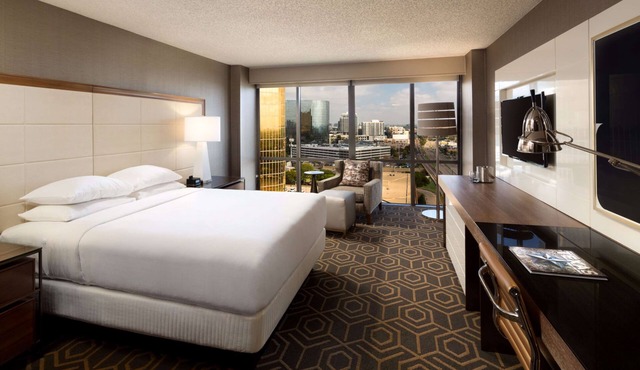 DoubleTree by Hilton Dallas - Campbell Centre