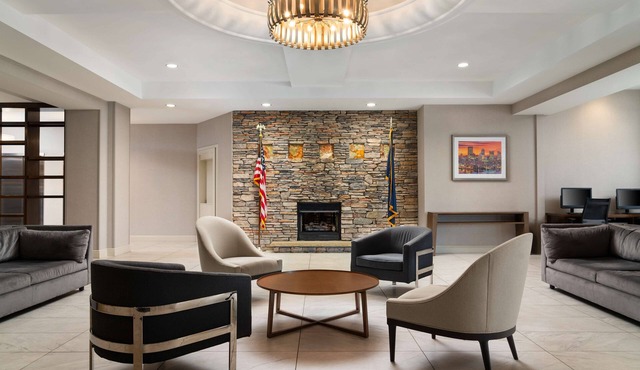 DoubleTree by Hilton Pittsburgh Airport in Coraopolis
