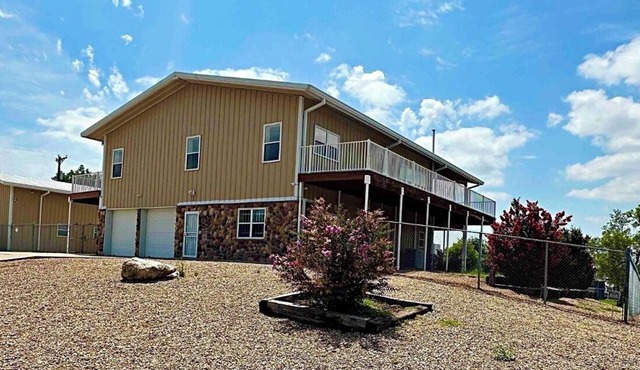 Downtown barn dominium house with views and lots of space