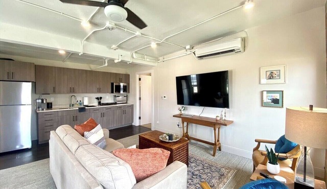 Downtown Luxury Condo for 2! in San Antonio