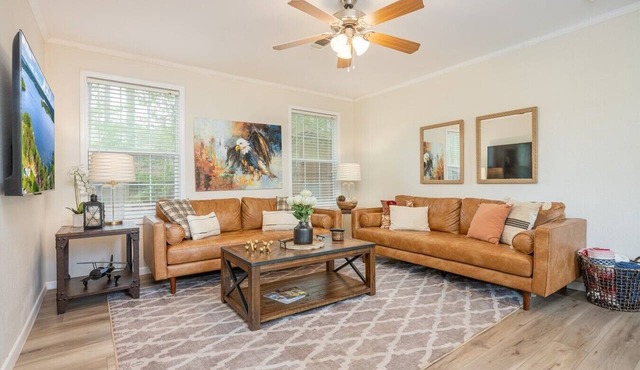 Eagle`s Cove · Waterfront Amazing View, King Bed, Deck