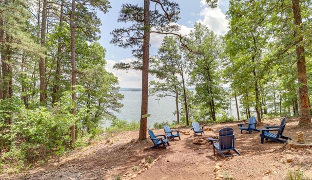 Edgemont Waterfront Cabin Rental w/Beach Access! in Fairfield Bay