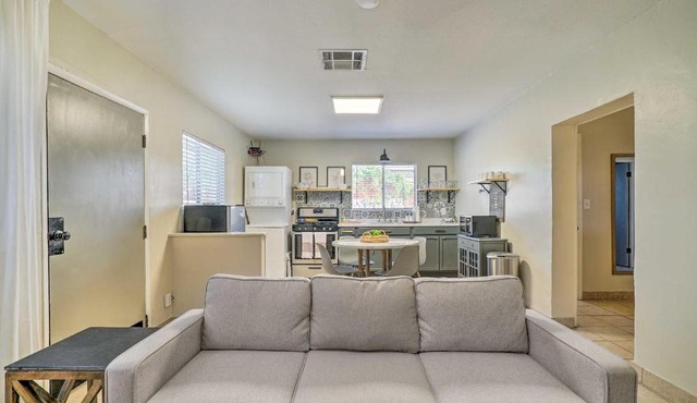 El Paso Cottage - Walk to UMC & Texas Tech!