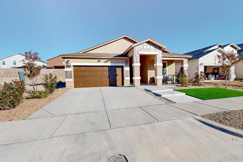 El Paso Family Retreat: Games, Grill & Fenced Yard