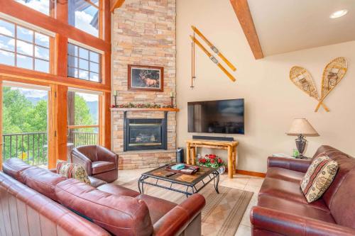 Elkpoint 3-True Ski-In Ski-Out Family Villa