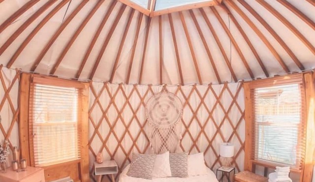 Enchanted Yurt - Stargazing & Hot Springs